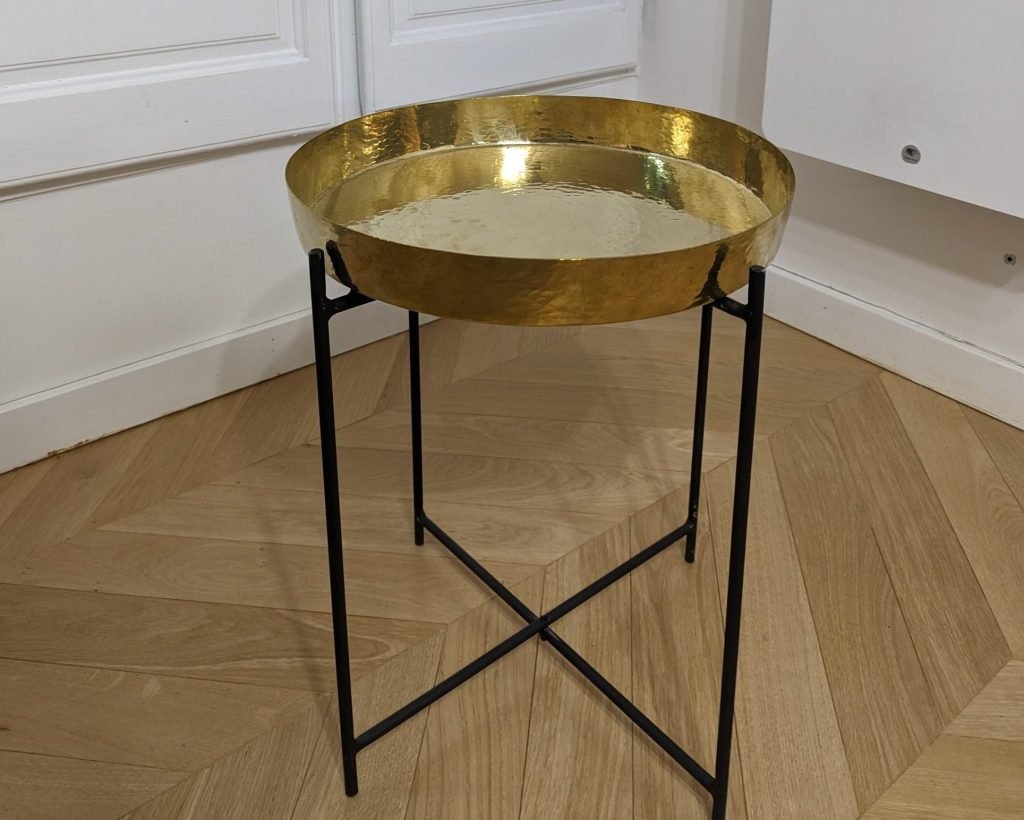 Table en cuivre plateau