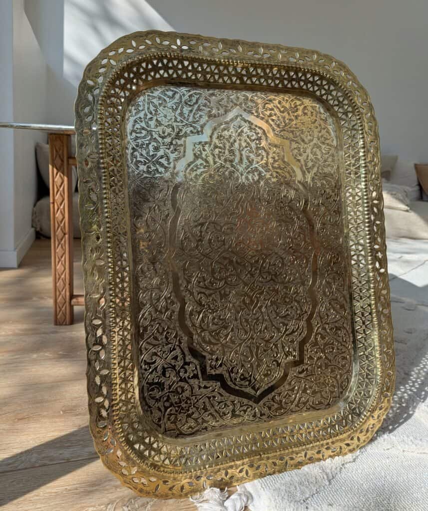 plateau ciselé en cuivre