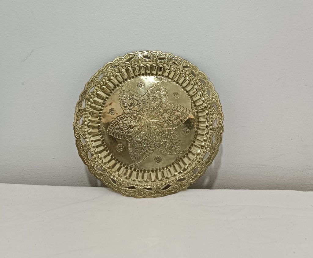 plateau en cuivre doré