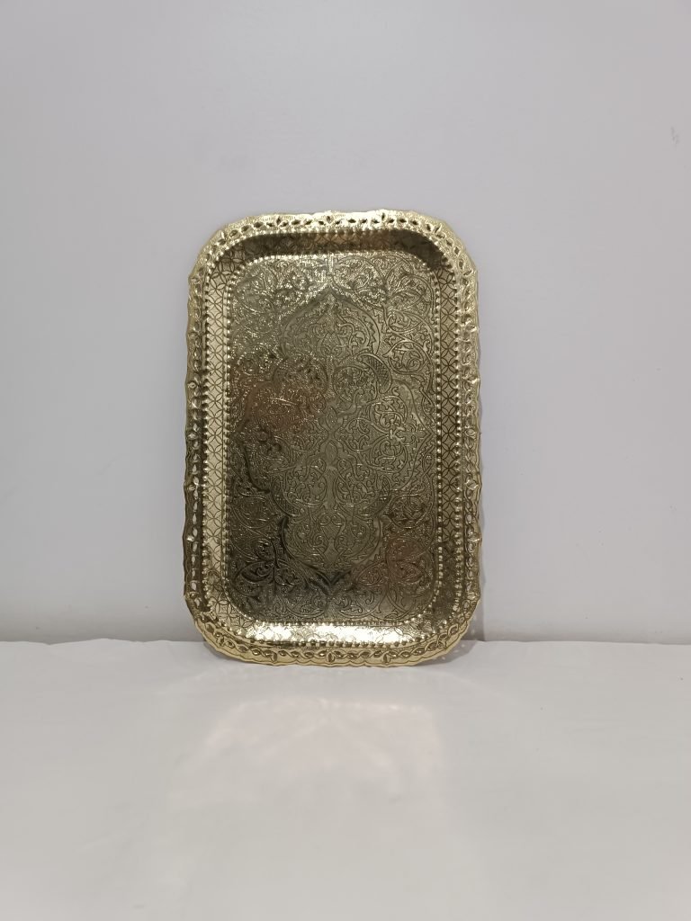 plateau ciselé en cuivre