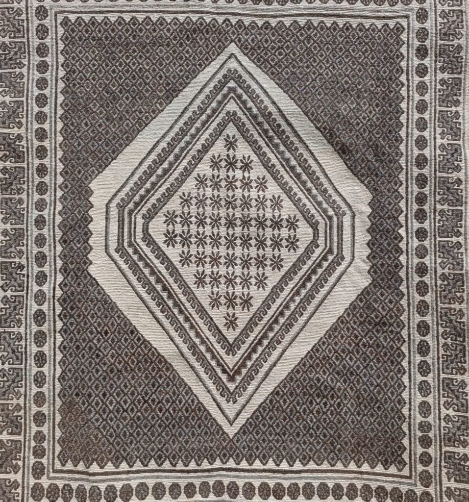 Tapis berbère de babar Algérie-Draga blanc et marron